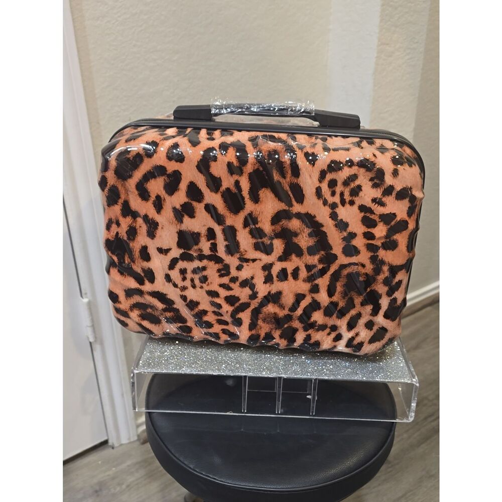 Metropolitan Collection Leopard Print Hard Side Travel Case - Picture 3 of 8